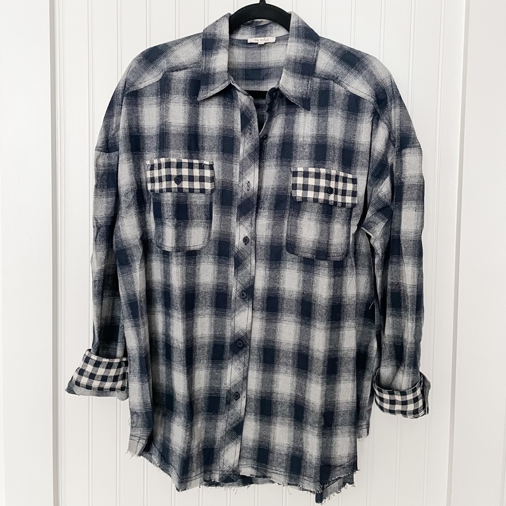 NWT Navy and white oversized flannel. Thinner material. Great for layering